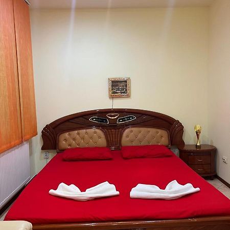 Aurora Boutique-Studio Premium Bed & Breakfast Bucharest Exterior photo