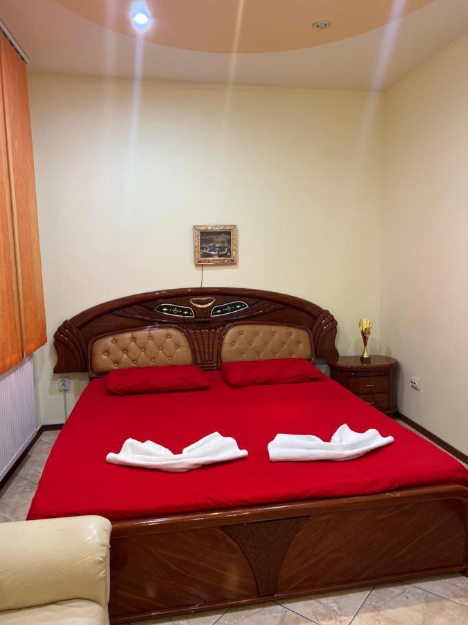 Aurora Boutique-Studio Premium Bed & Breakfast Bucharest Exterior photo